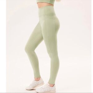 Girlfriend Collective High Rise Compressive Pocket Leggings in Matcha size XS